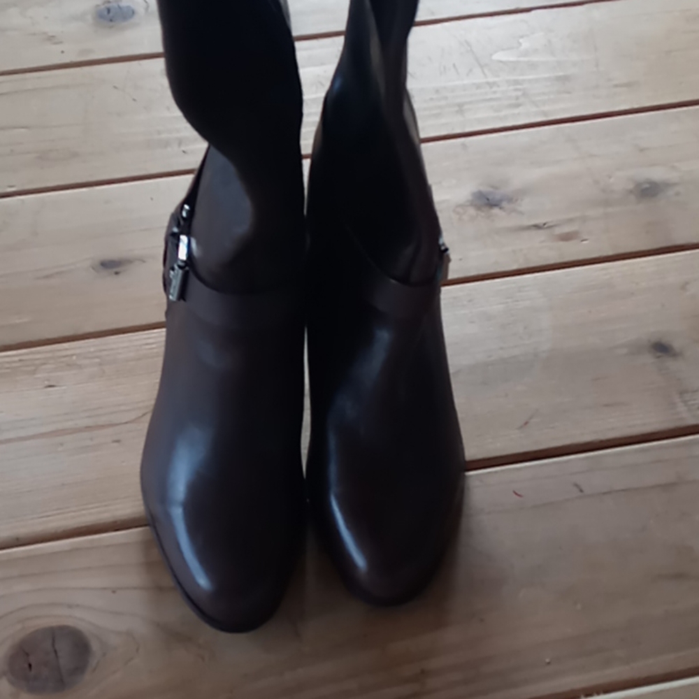 Ralph Lauren Brown Leather boots never worn